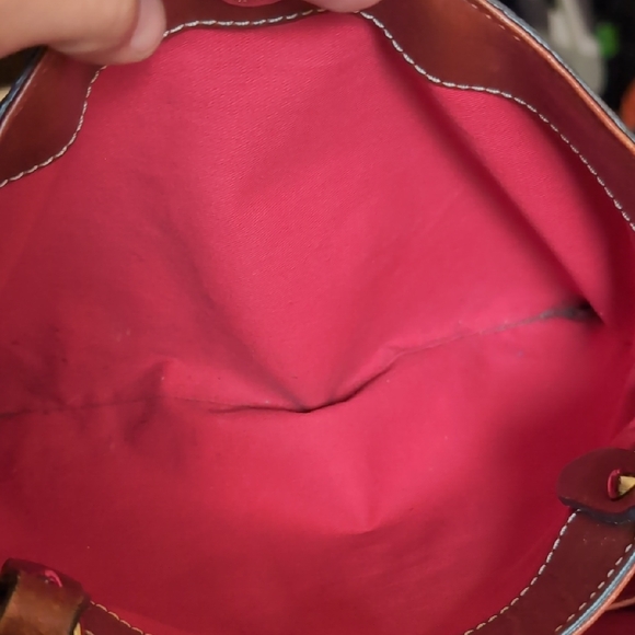 Dooney & Bourke Croc Embossed Flynn - Picture 17 of 17